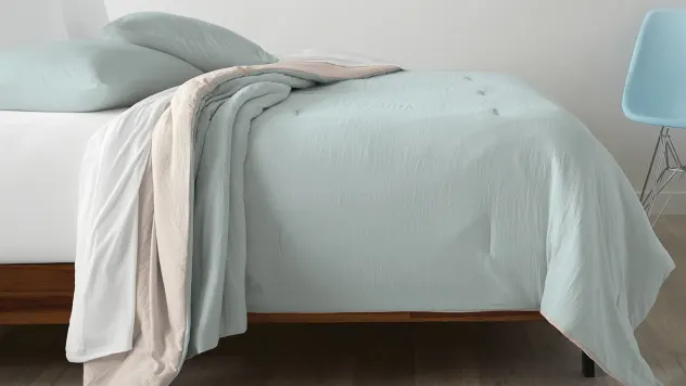 Ella Jayne Lightweight Down-Alternative Reversible Comforter Set
