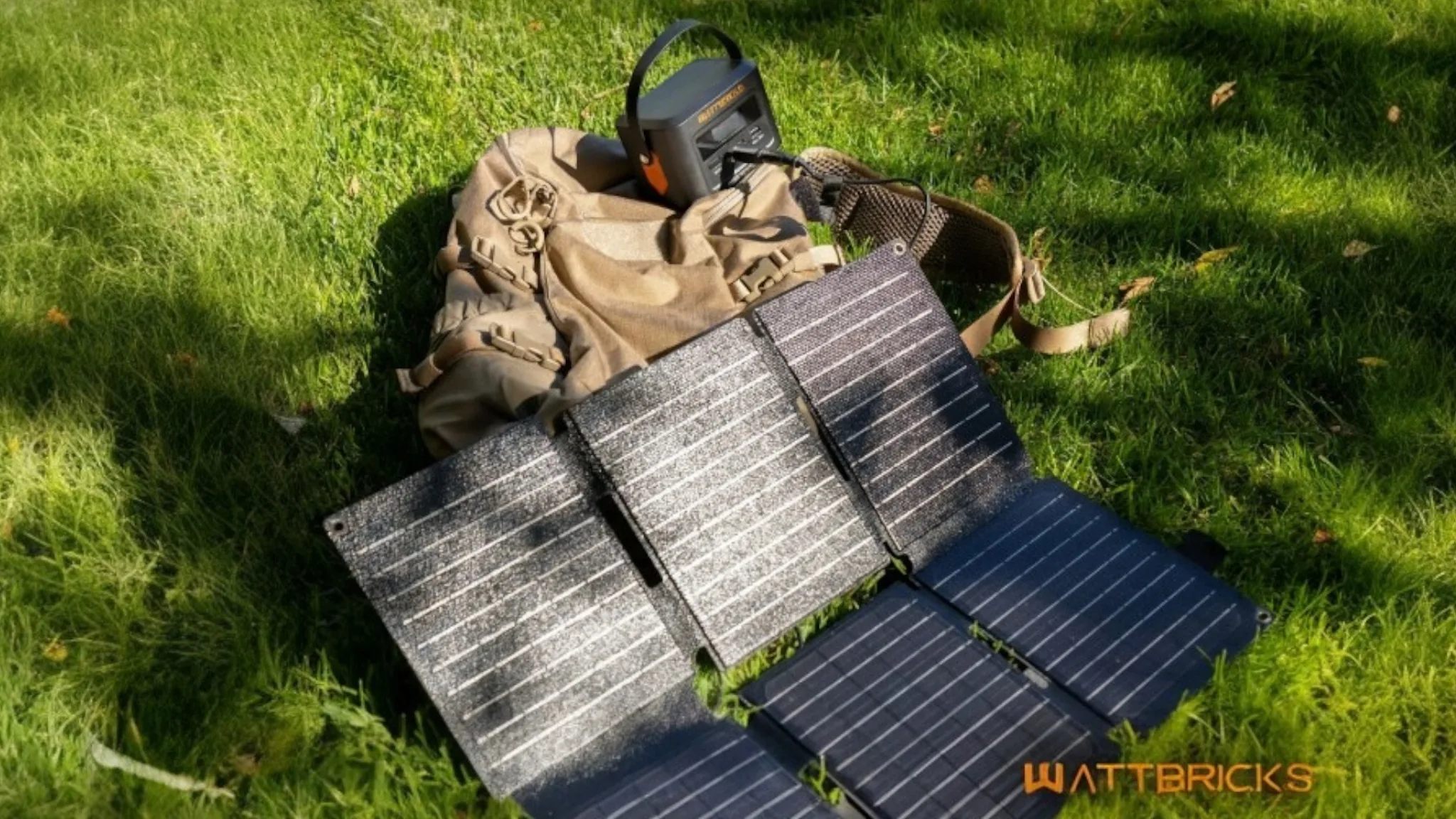 Wattbricks Portable 100W Power Station and Solar Panel Bundle