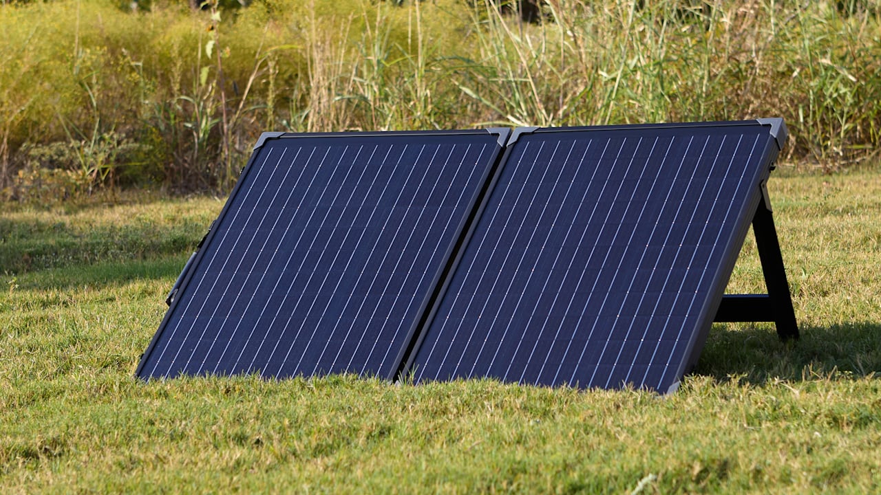 Duracell 100-Watt Heavy Duty Briefcase Solar Panel