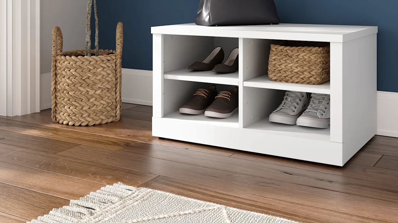 Hampton Heights 30W Shoe Bench in White