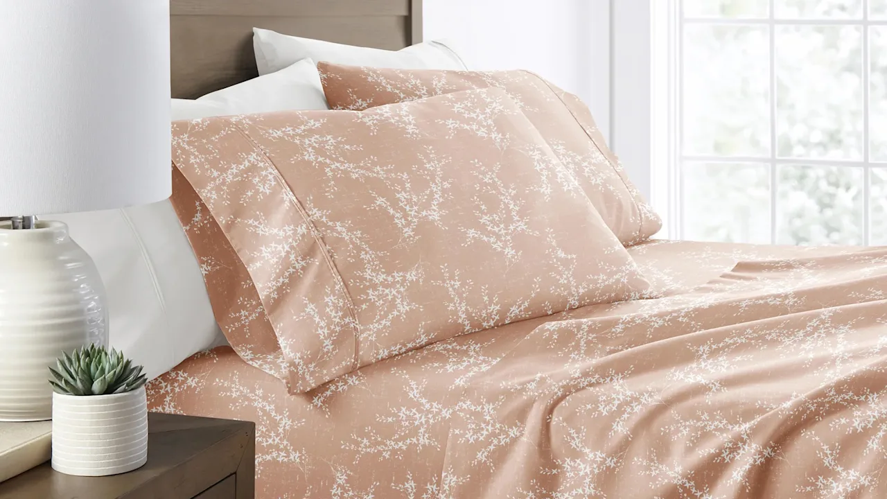 Cloth & Gable Distressed Willow 4-Piece Pattern Sheet Set