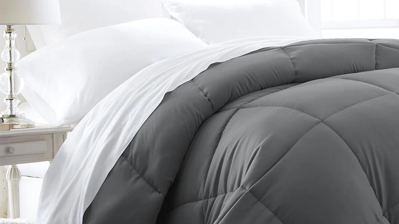 Cloth and Gable All-Season Down Alternative Comforter