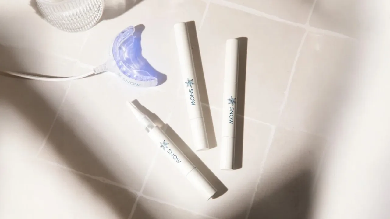 SNOW Diamond Series Teeth Whitening Kit with Three Wands