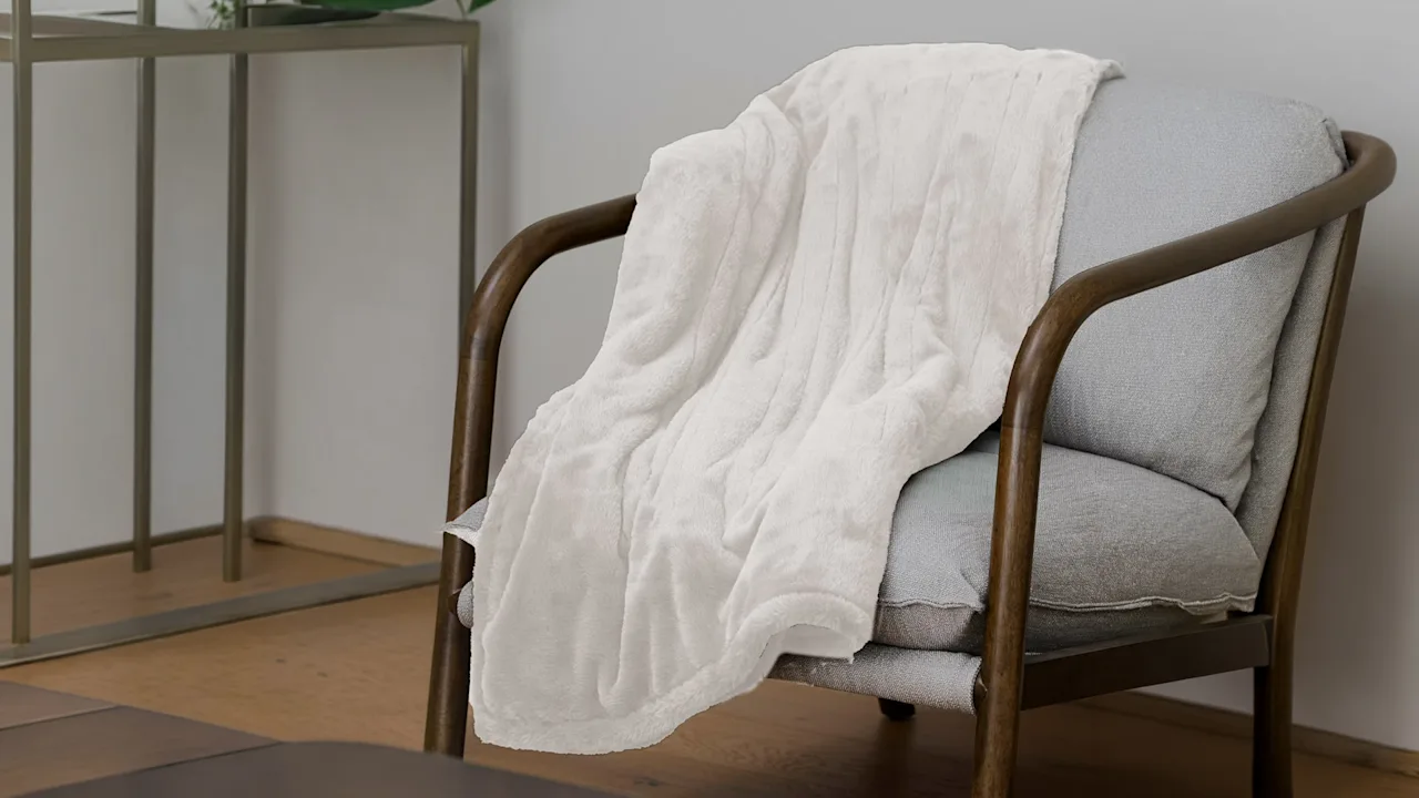 Sunbeam Heated Faux Fur Throw Blanket