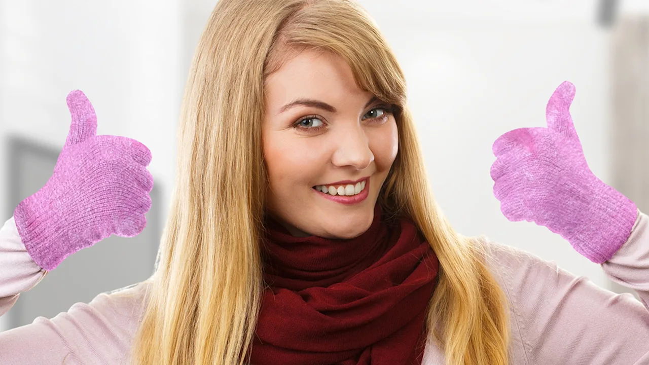 2-Pack: Seeboo Moisturizing Smooth Gel & Spa Gloves