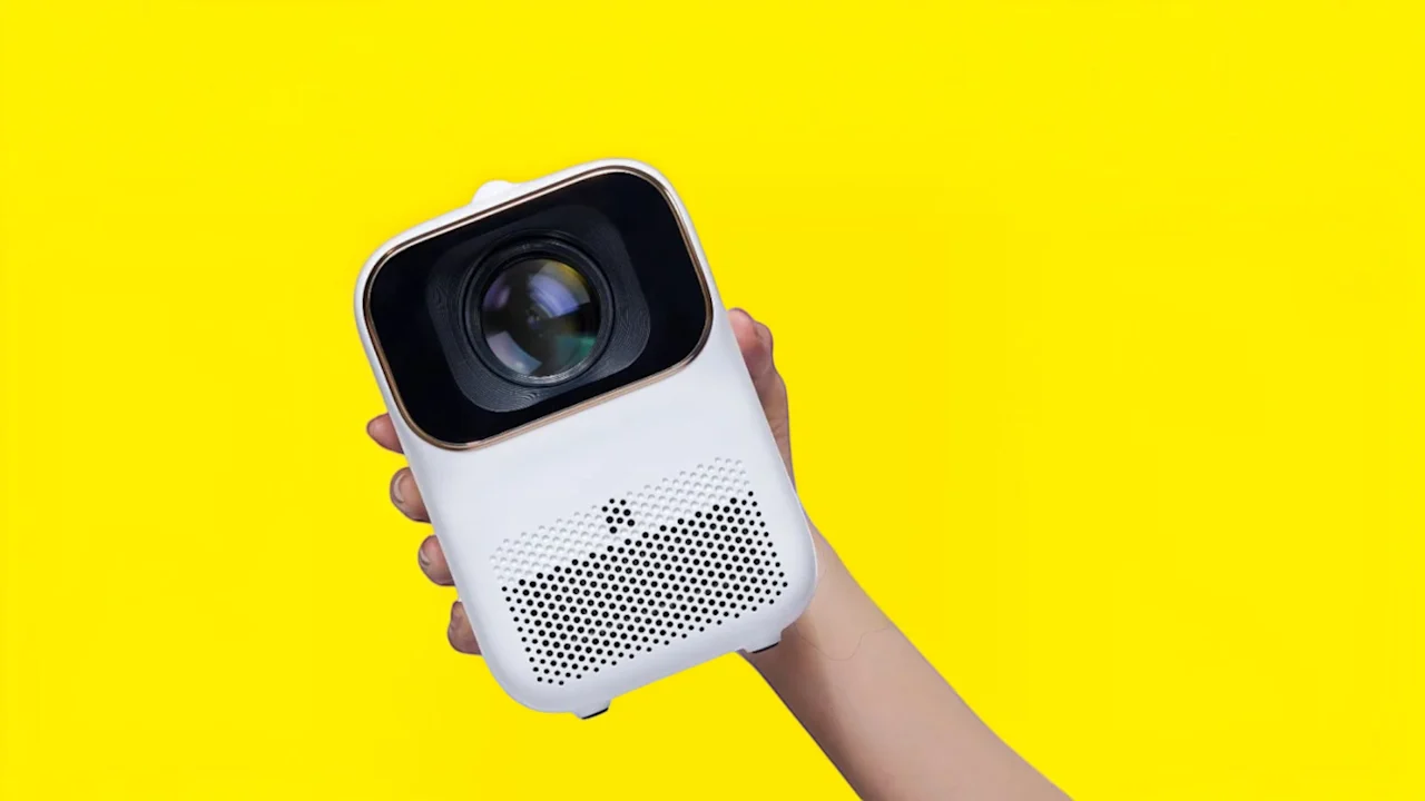 Xming Mini Projector Q1SE with Stand