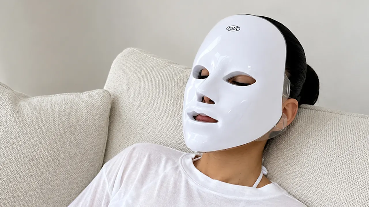 The Seven-Color LED Therapy Mask