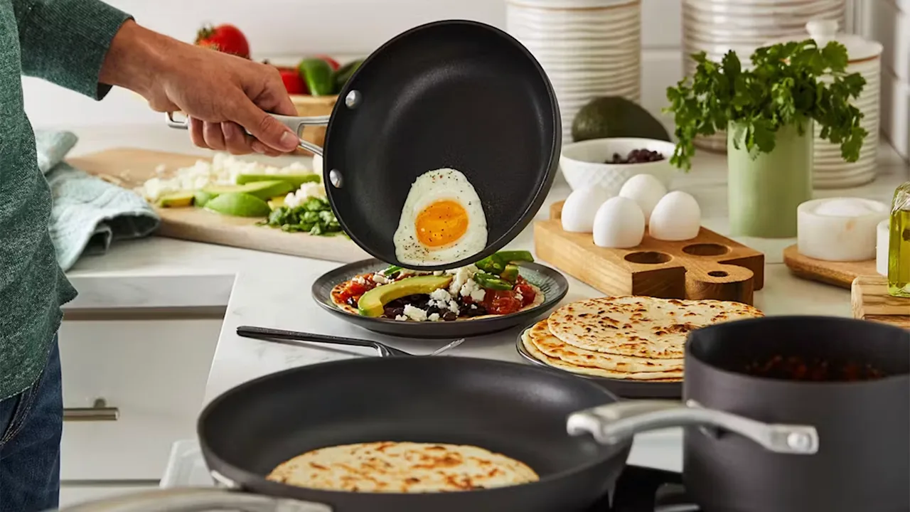 Calphalon Classic 10-Piece Hard-Anodized Cookware Set with No-Boil-Over Inserts