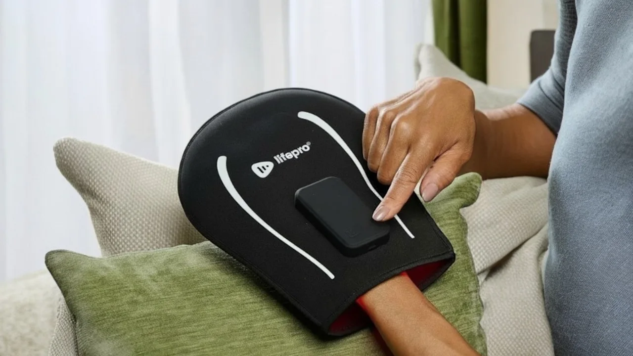 The Red Light Therapy Recovery Glove