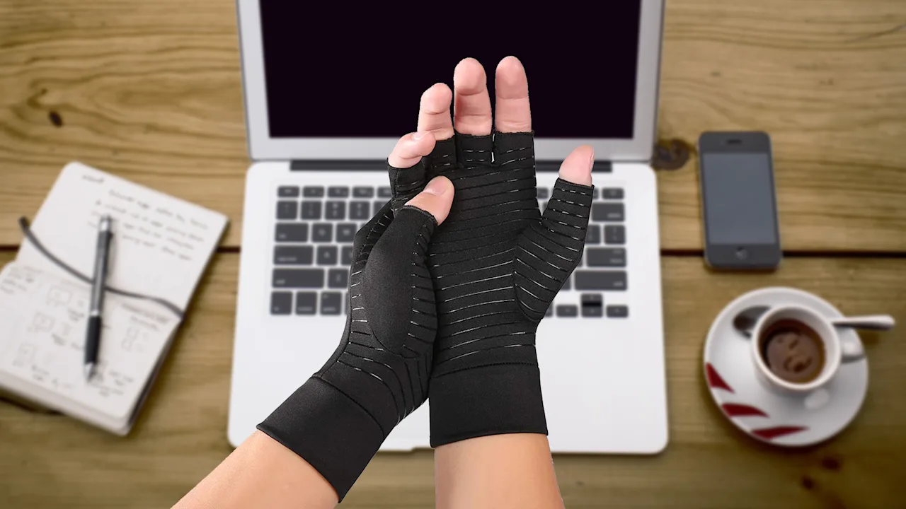 2-Pack: Extreme Fit Copper Infused Therapeutic Compression Gloves