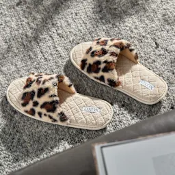Pantuflas XOXO para Dama con Estampado Animal Print