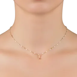 Collar Inicial Con Punto De Esmalte LOREN + OLIVIA