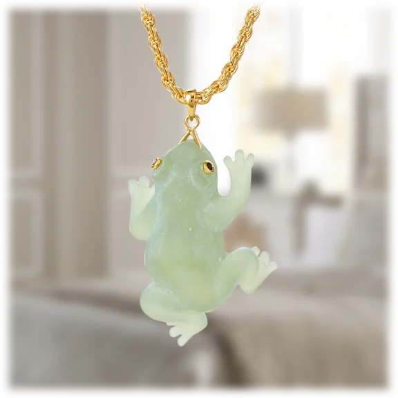 Savvy Cie Italian Thick Rope Chain with Carved Jade Medallion