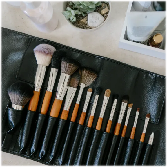 Vanity Planet 15-Piece Makeup Brush Set with Storage Case