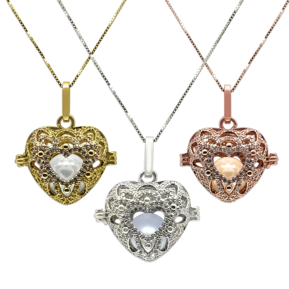 ROYAL FALLS COLLECTION En Mi Corazón Gold Diamond Pavé Pearl Locket Pendant