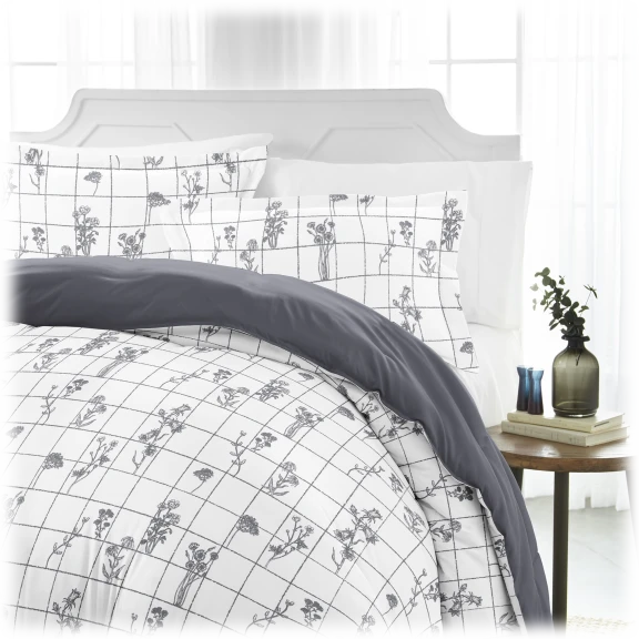 Cloth & Gable Premium 3-Piece Flower Field Reversible Duvet Cover Set