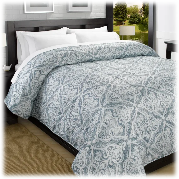 Ella Jayne Home Lightweight Comforter