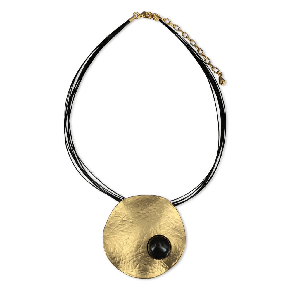 Black Pearl on 18K Yellow Gold Setting