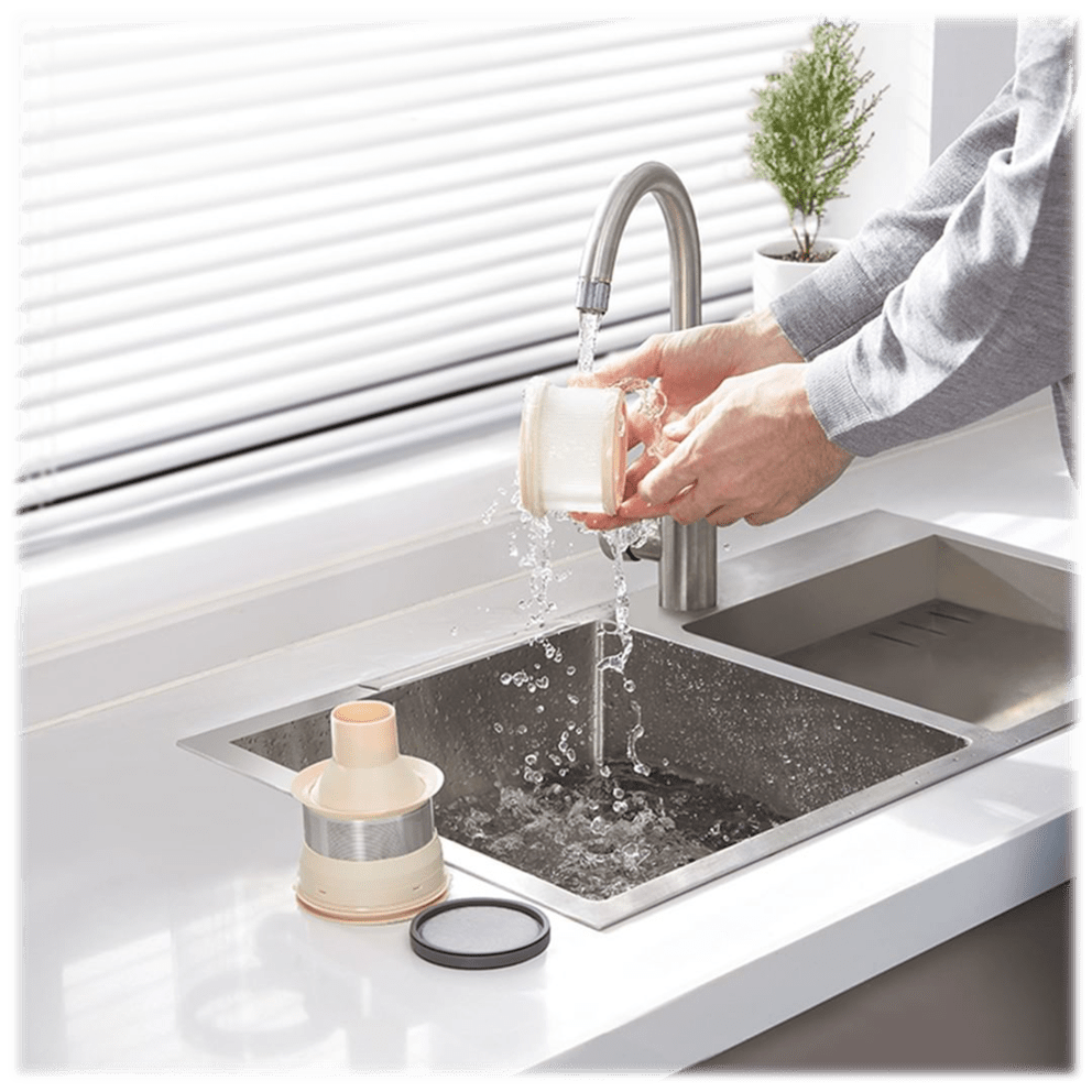 Equipped with a washable dustbin and filters, ensuring hassle-free & cost-effective maintenance