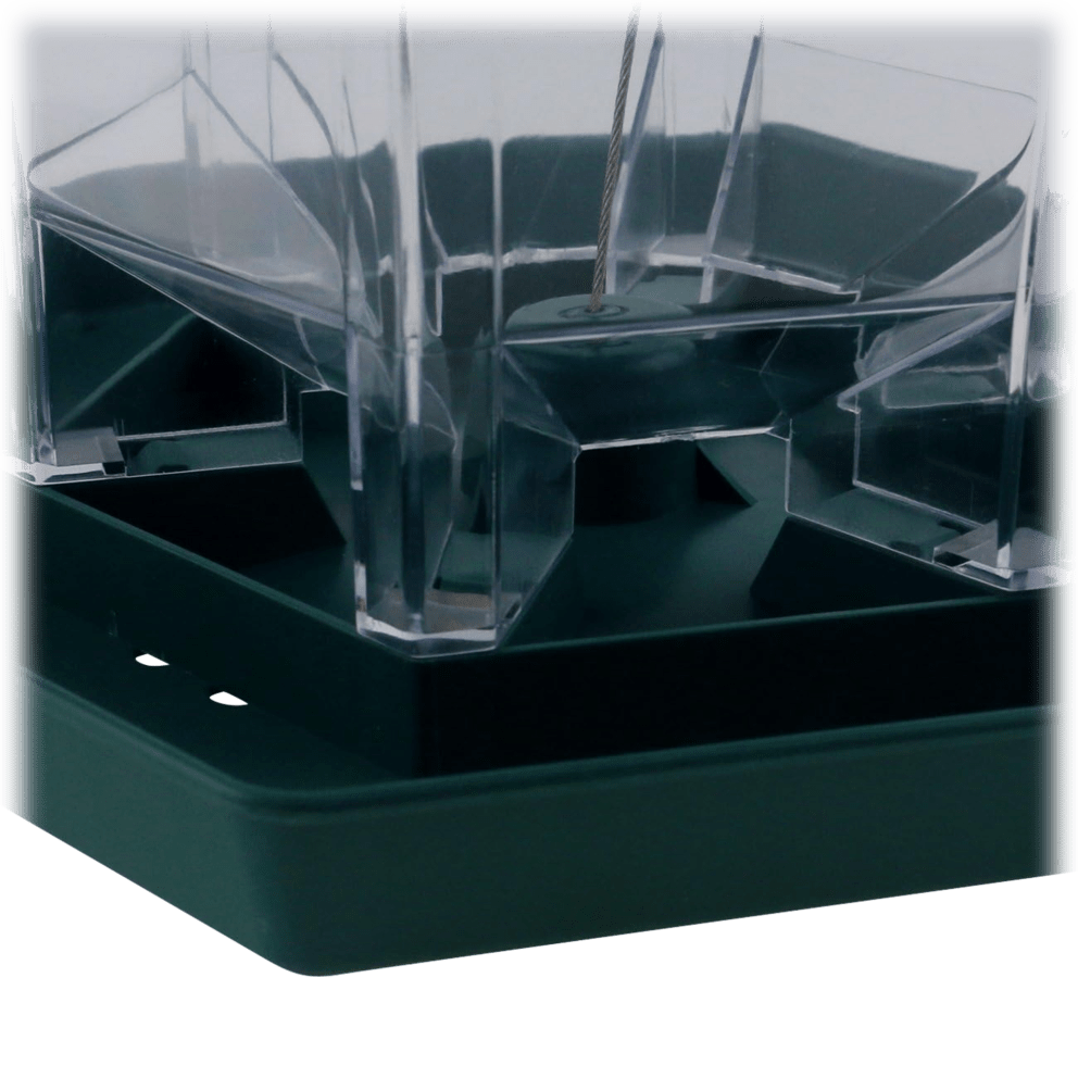 Generous tray holds up to 2.5 lbs of bird feed