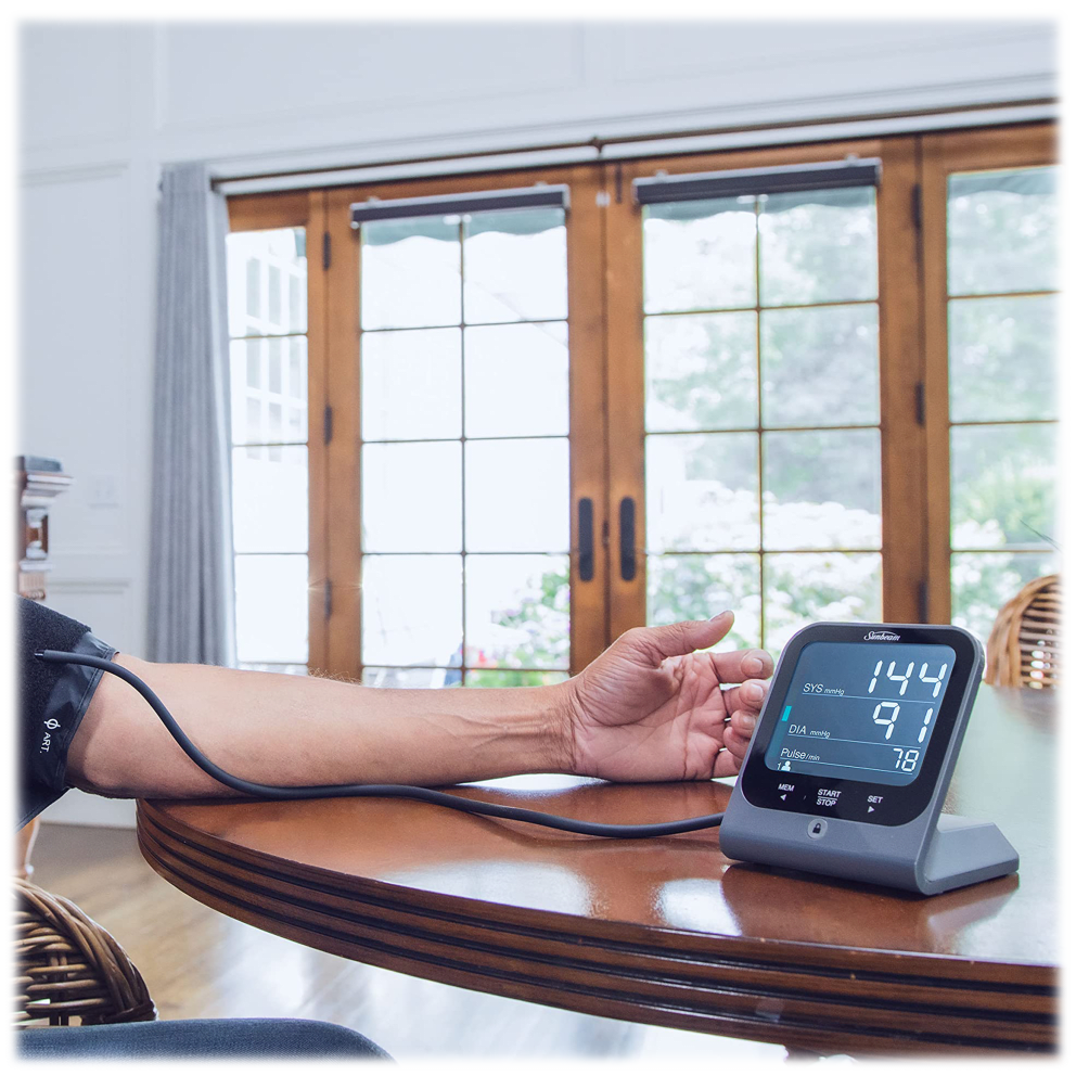 Adjustable cuff makes one-handed application easy