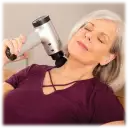 4 adjustable speed settings for a customizable deep-tissue massage