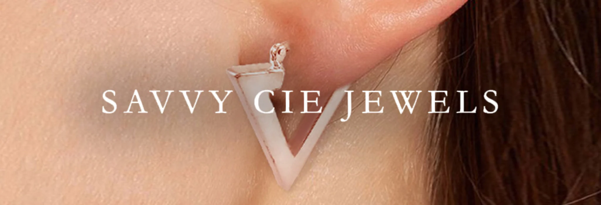 Savvy Cie Luxury Baubles For Less banner