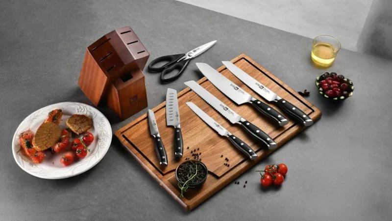The 8-Piece Essential Knife Set
