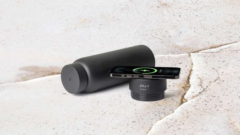 TYLT 24oz Insulated Bottle with 5700mAh Wireless Power Bank