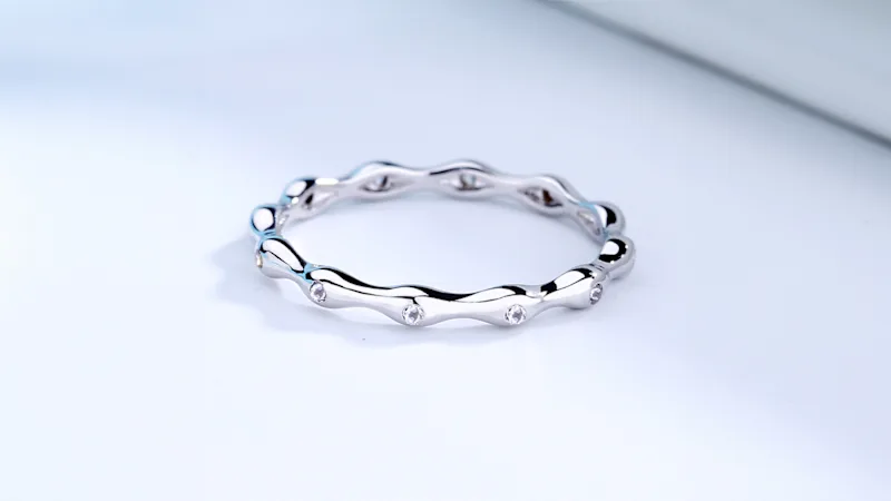 Rose And Lilly Sterling Silver Wave Ring With Crystals