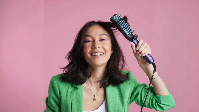 Glister Foldable Hot Brush with Anti-Frizz Smoothing System