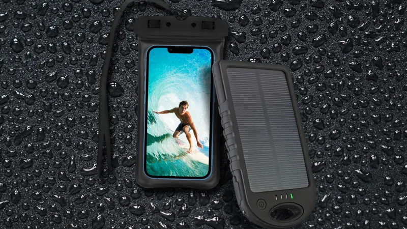 Ciana 5000 mAh Waterproof Solar Charging Phone Case