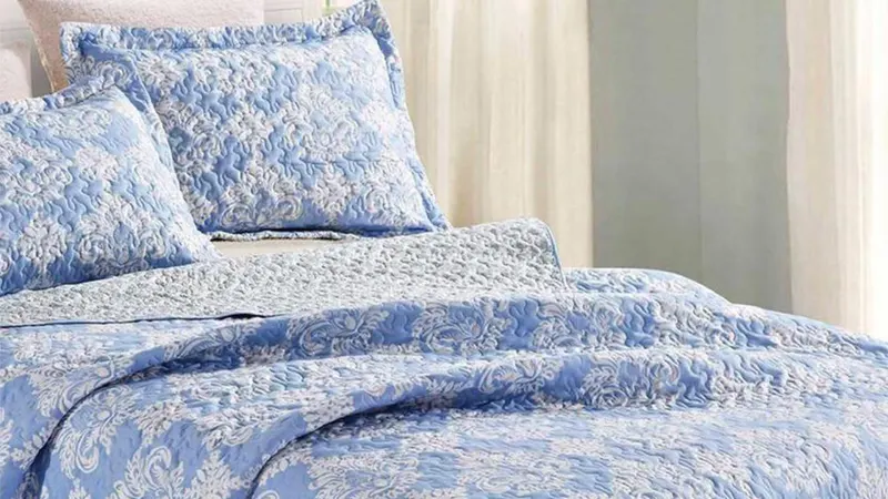Luxury Home 3-Piece All Seasons Premium Collection Quilt Set