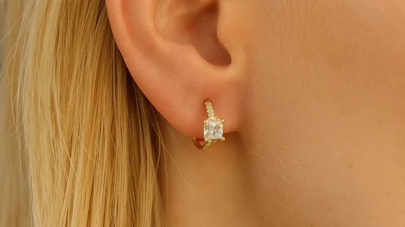 Hollywood Sensation Lila Square-Cut Huggie Hoop Earrings