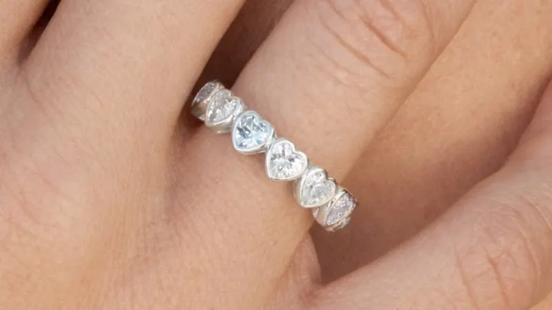Savvy Cie Bezel Set Heart Band Ring