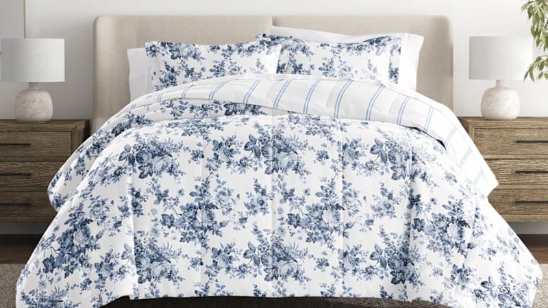Cloth & Gable Premium Down Alternative Reversible Comforter Set