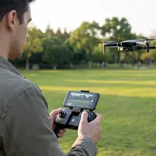 Holy Stone Foldable 1080p WiFi FPV Drone