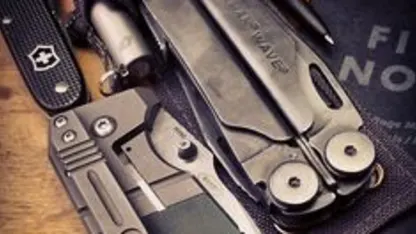 How many non-kitchen knives do you own (utility, EDC, tactical, hunting, etc.)?
