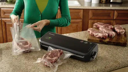 FoodSaver FM2000 Vacuum Sealing System with Starter Kit (Refurbished)