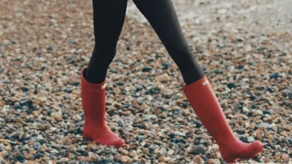 Ladies Hunter Boots in Navy and Red