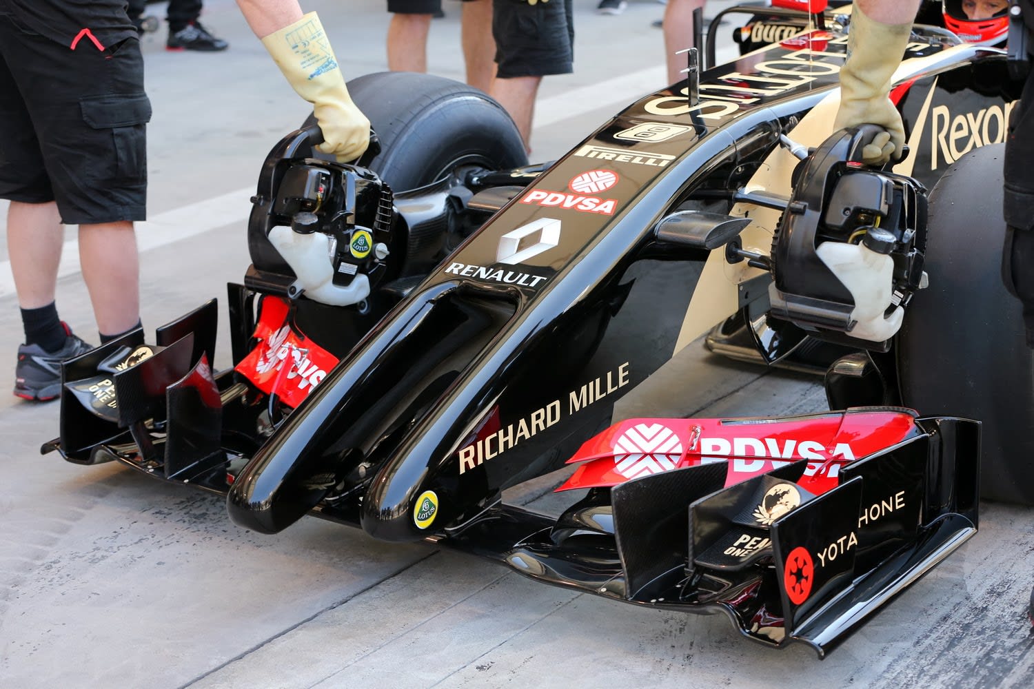 E22