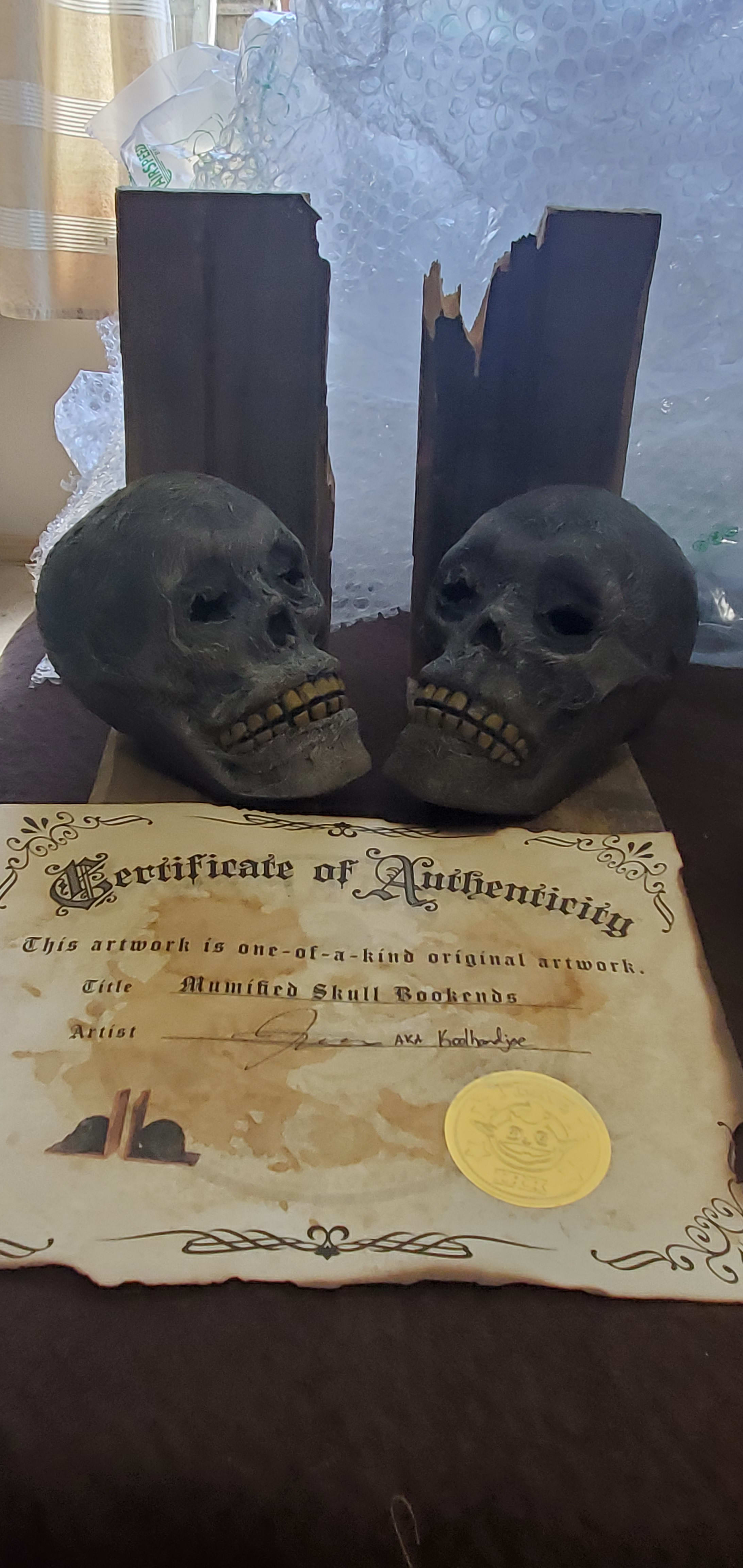 Mummified Skull Bookends