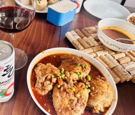 Wine with braised chicken