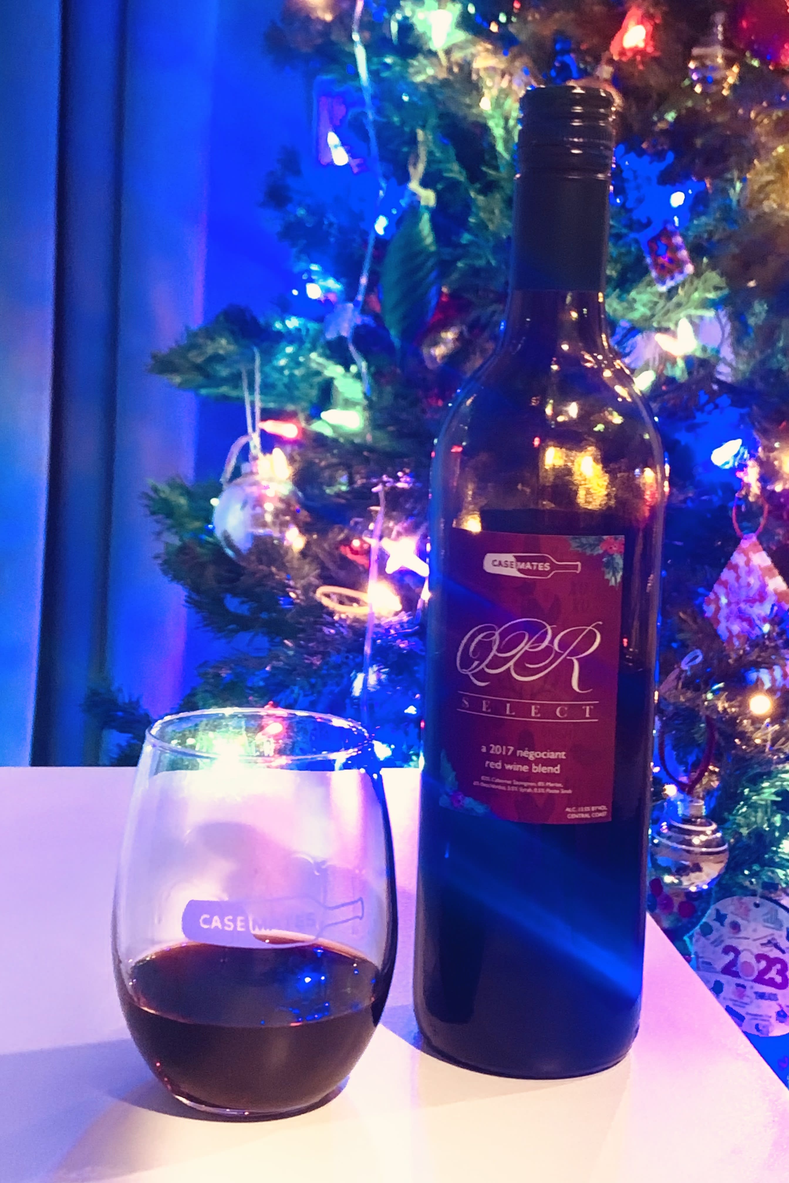 2017 QPR Select in front of a tree