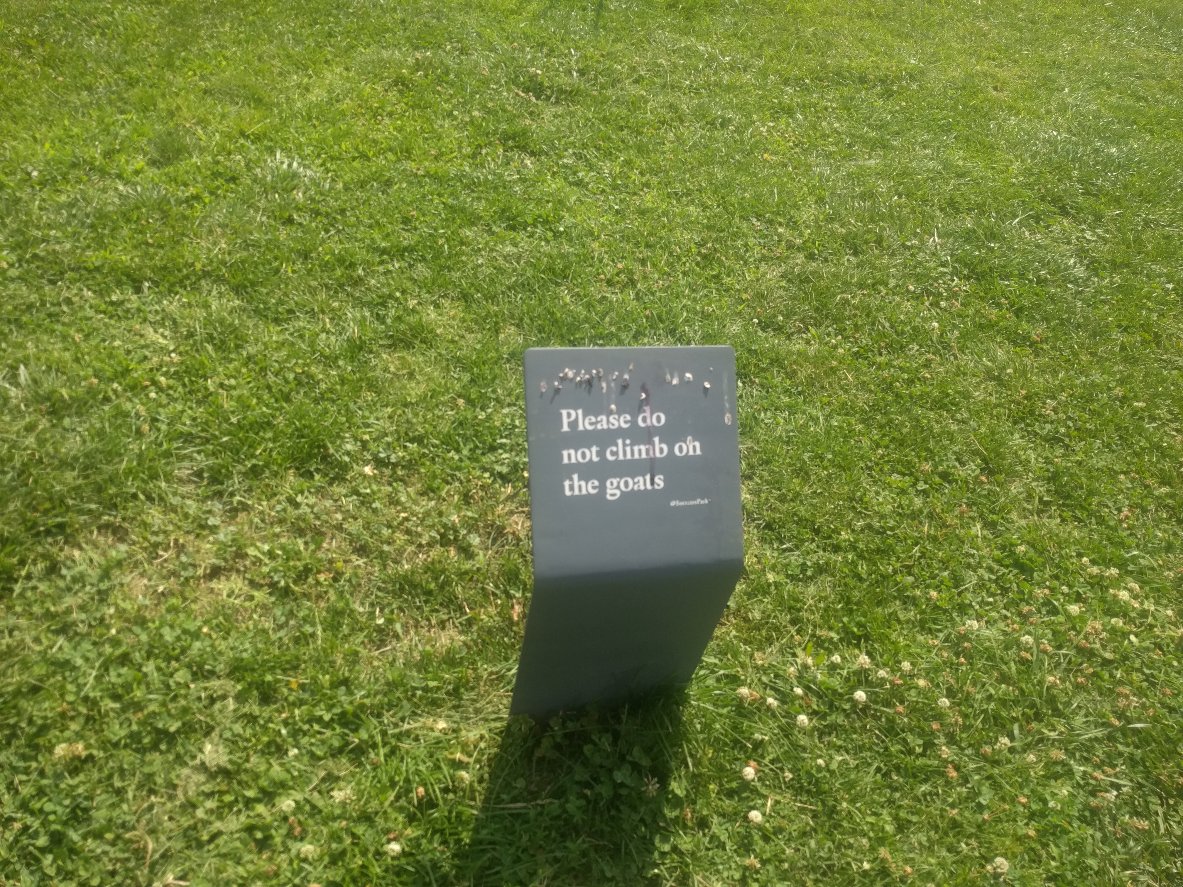 no climbing!